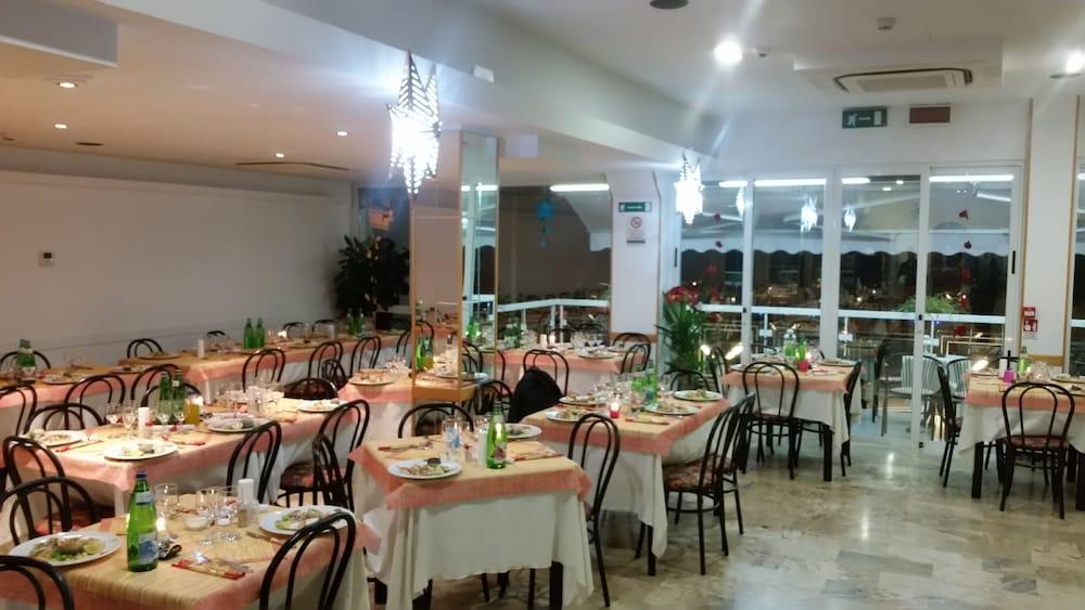 Hotel Zurigo Rimini Esterno foto