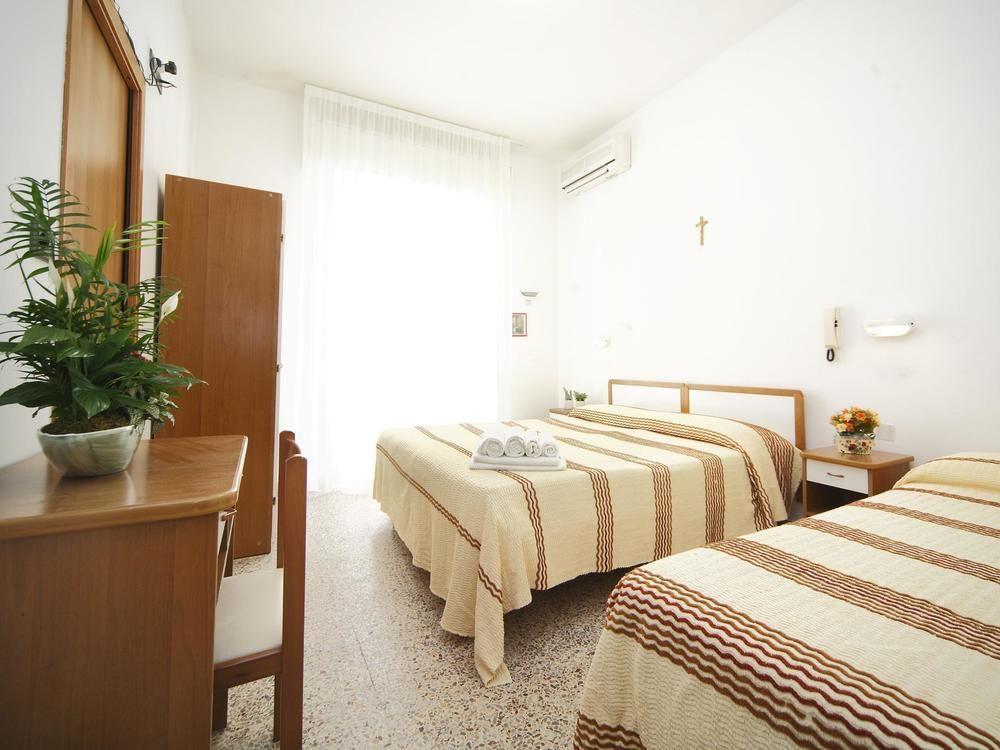 Hotel Zurigo Rimini Esterno foto