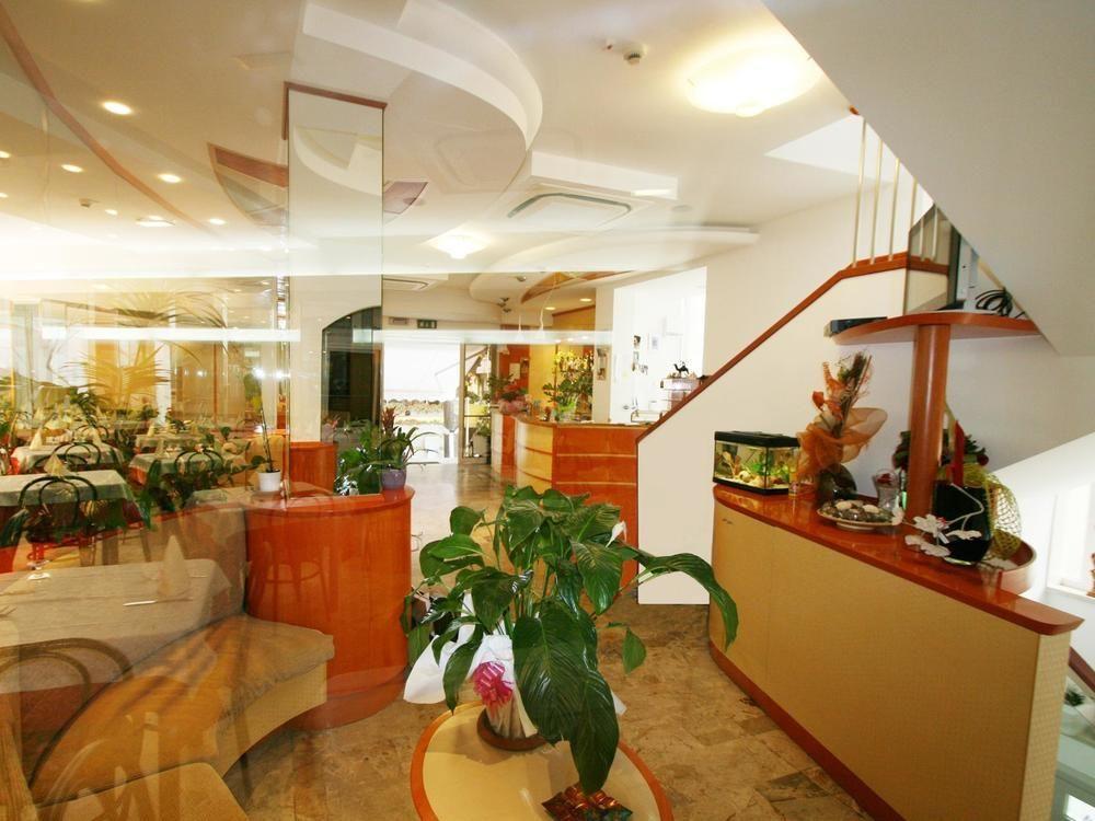 Hotel Zurigo Rimini Esterno foto