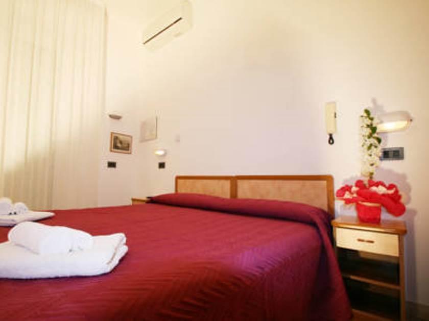 Hotel Zurigo Rimini Esterno foto