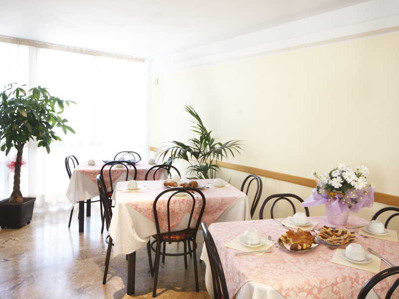 Hotel Zurigo Rimini Esterno foto