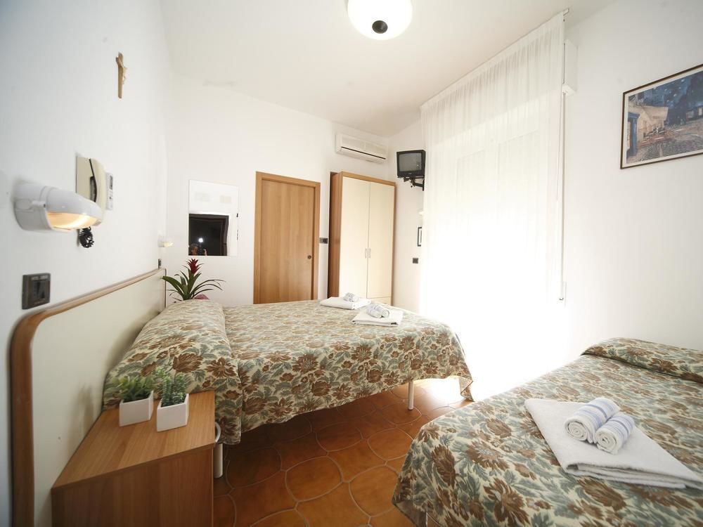 Hotel Zurigo Rimini Esterno foto