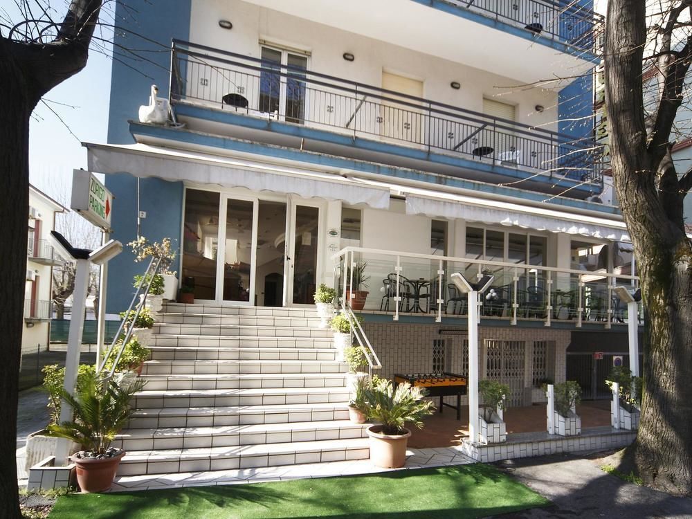 Hotel Zurigo Rimini Esterno foto