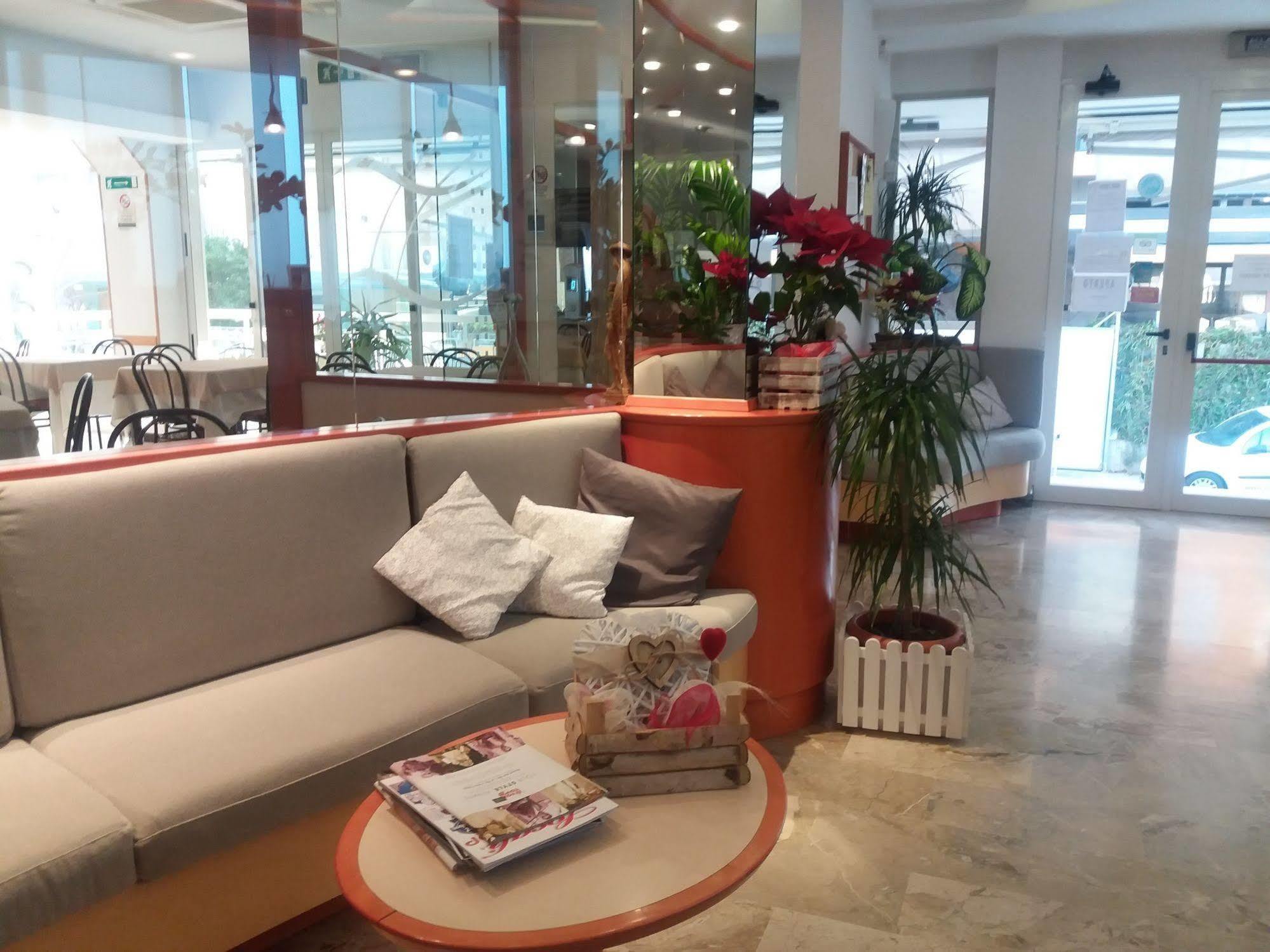 Hotel Zurigo Rimini Esterno foto
