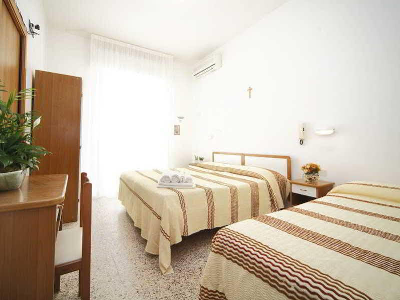 Hotel Zurigo Rimini Esterno foto