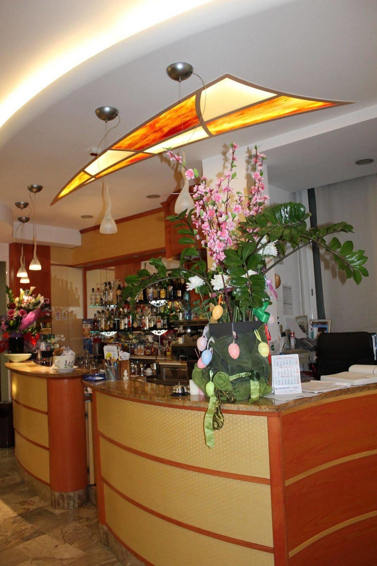 Hotel Zurigo Rimini Esterno foto
